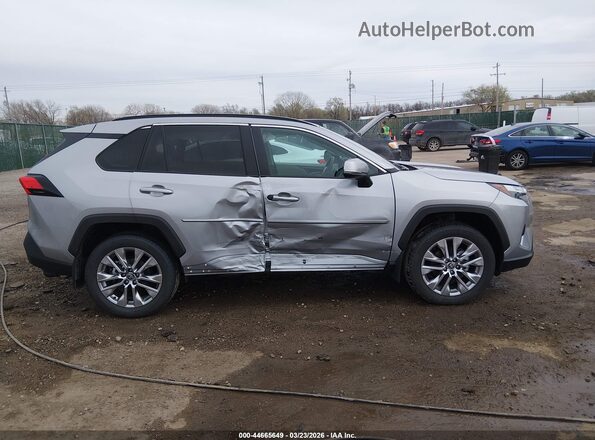 2T3A1RFV4SW539535 2025 TOYOTA LE Серебряный Вид задней части салона
