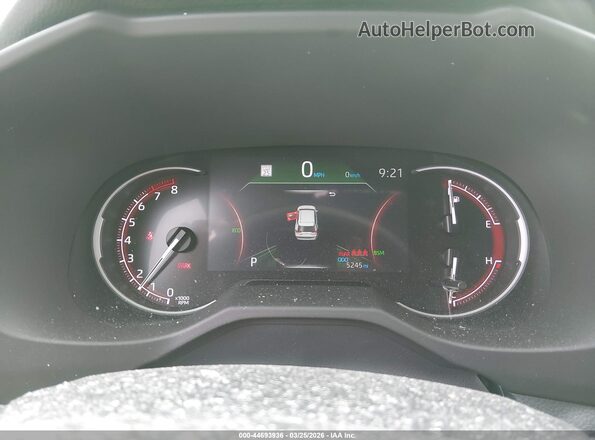 2T3A1RFV7SW526441 2025 TOYOTA LE Red Vista de los asientos traseros