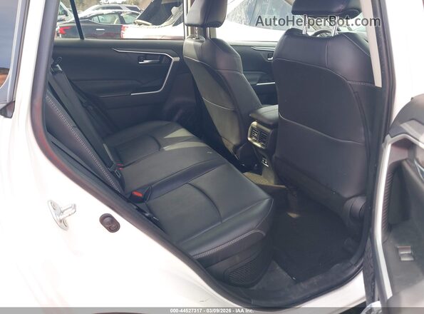 2T3B6RFV4RW081270 2024 TOYOTA LE White Vista de la etiqueta del VIN