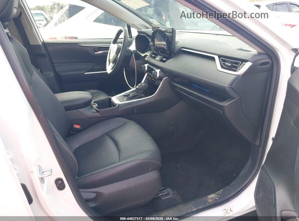 2T3B6RFV4RW081270 2024 TOYOTA LE White Vista interior delantera