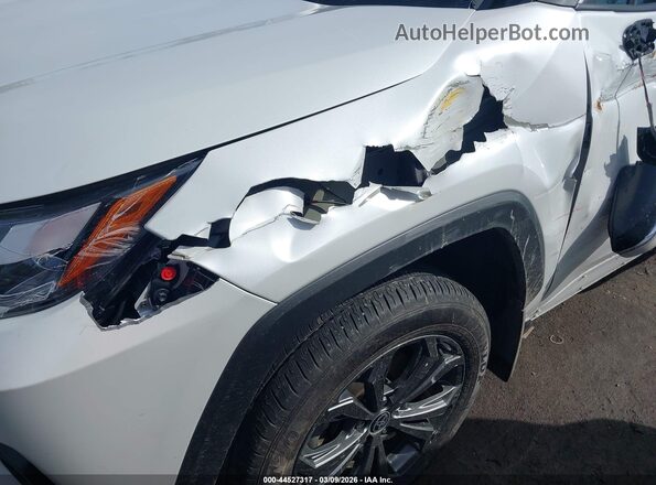 2T3B6RFV4RW081270 2024 TOYOTA LE White 