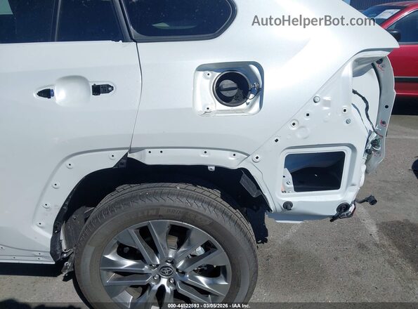 2T3C1RFV6SW424668 2025 TOYOTA LE White 