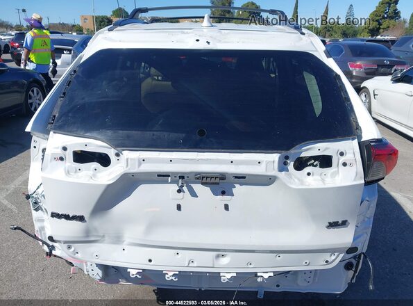 2T3C1RFV6SW424668 2025 TOYOTA LE White Front view