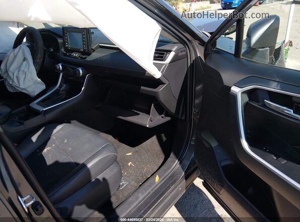 2T3C1RFV7MW170746 2021 TOYOTA LE Gray Вид салону спереду