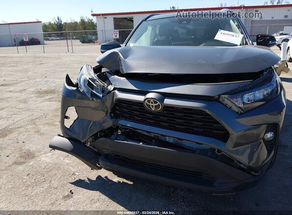 2T3C1RFV7MW170746 2021 TOYOTA LE Gray Вид спереду