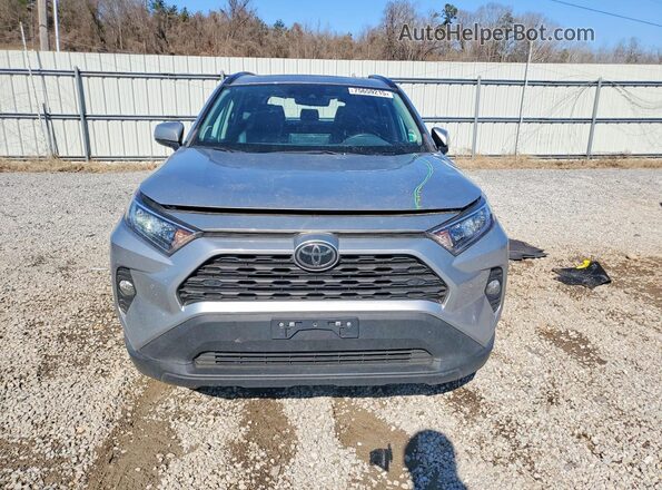 2T3C1RFVXMC109943 2021 TOYOTA LE Silver Front view