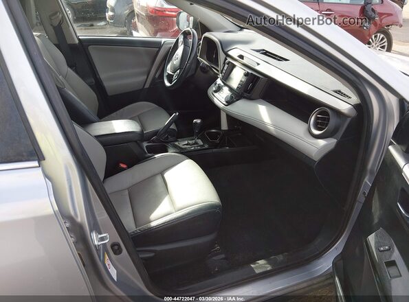 2T3DFREV3HW625850 2017 TOYOTA LIMITED Silver Vista interior delantera