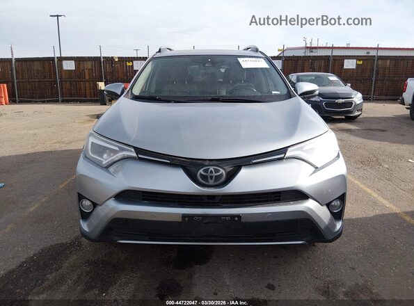 2T3DFREV3HW625850 2017 TOYOTA LIMITED Silver Vista interior trasera
