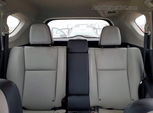 2T3DFREV6HW620920 2017 TOYOTA LIMITED Silver Widok tylnych siedzeń