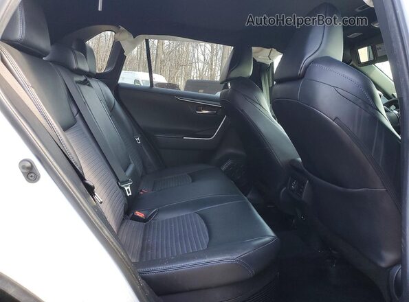 2T3E6RFV0MW012565 2021 TOYOTA RAV4 White უკანა სალონის ხედი
