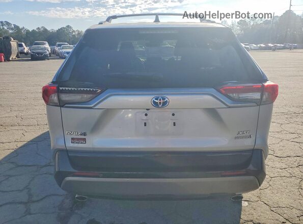 2T3E6RFV4MW006638 2021 TOYOTA RAV4 Серебряный Вид сзади