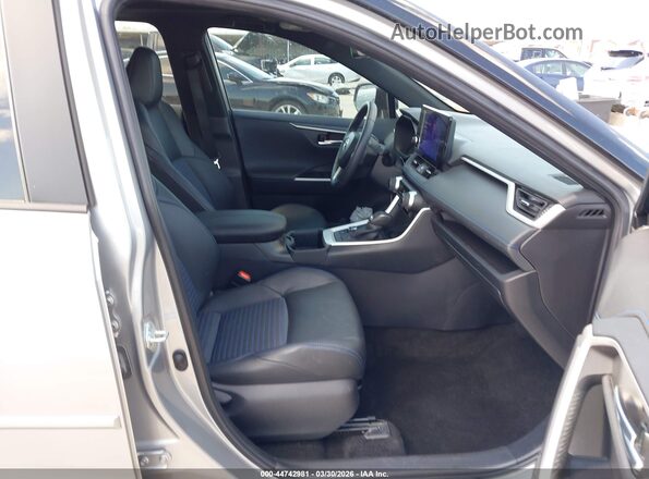 2T3E6RFV8RW069541 2024 TOYOTA RAV4 HYBRID Silver Սալոնի դիմացի տեսք