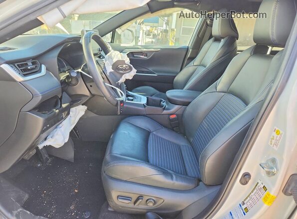 2T3E6RFV9NW033142 2022 TOYOTA RAV4 White წინა სალონის ხედი