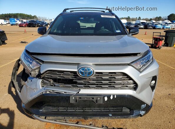 2T3E6RFVXMW003517 2021 TOYOTA RAV4 Silver Widok z przodu