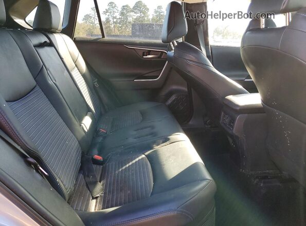 2T3E6RFVXMW003517 2021 TOYOTA RAV4 Silver Widok tylnych siedzeń