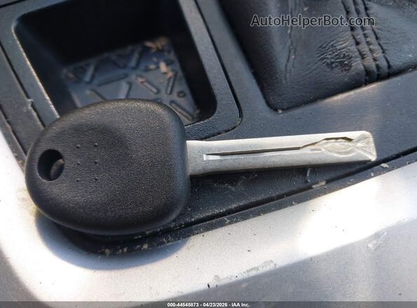 2T3F1RFV8NC300937 2022 TOYOTA LE Silver Առջևի վահանակի տեսք