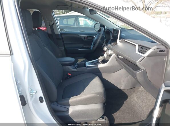 2T3G1RFV0SW523519 2025 TOYOTA LE White 