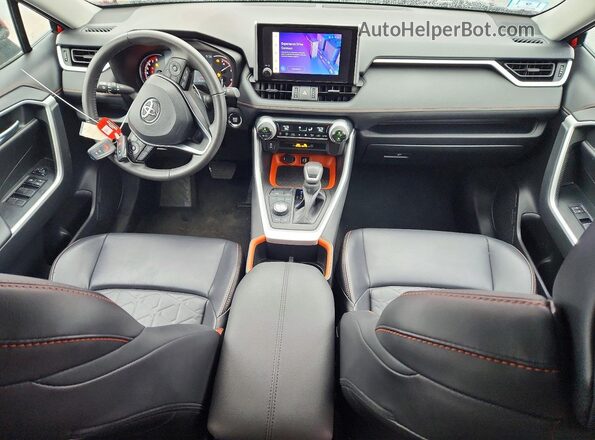 2T3J1RFV2RW420781 2024 TOYOTA RAV4 Red Dashboard view