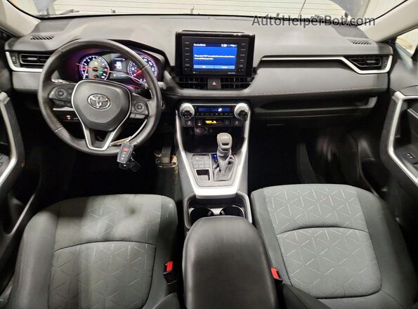 2T3P1RFV3MC180712 2021 TOYOTA LE Gray Առջևի վահանակի տեսք