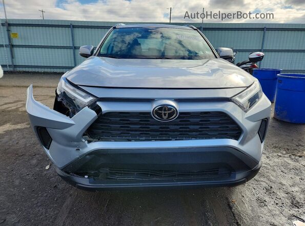 2T3P1RFV3NC300509 2022 TOYOTA LE Silver Вид спереду