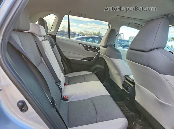 2T3P1RFV3NC300509 2022 TOYOTA LE Silver Вид задніх сидінь