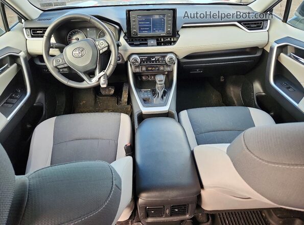 2T3P1RFV3NC300509 2022 TOYOTA LE Silver Вид панелі приладів