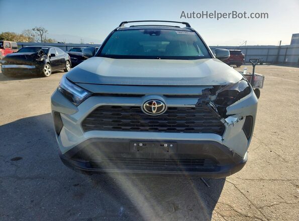 2T3P1RFV4NW324462 2022 TOYOTA LE Silver Front view