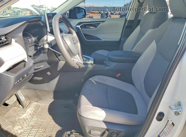 2T3P1RFV7PC370811 2023 TOYOTA LE White Widok wnętrza z przodu