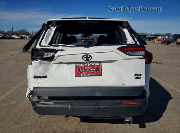 2T3P1RFV7PC370811 2023 TOYOTA LE White Widok z tyłu