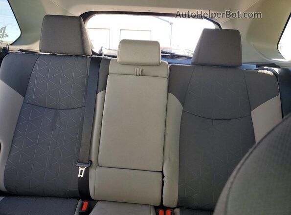 2T3P1RFV7PC370811 2023 TOYOTA LE White Widok tylnych siedzeń