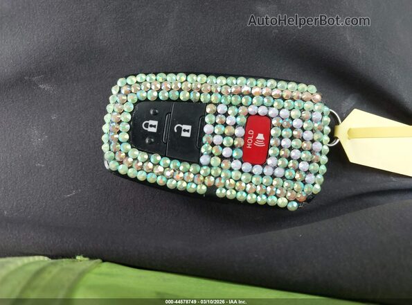 2T3P1RFVXRW421879 2024 TOYOTA LE Серый 