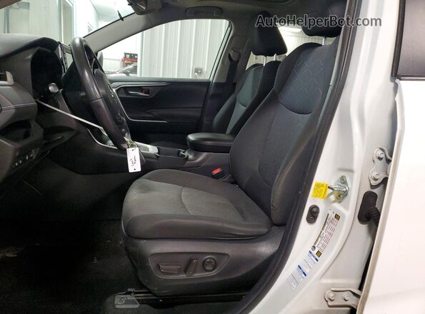 2T3RWRFV9MW112830 2021 TOYOTA LE White წინა სალონის ხედი