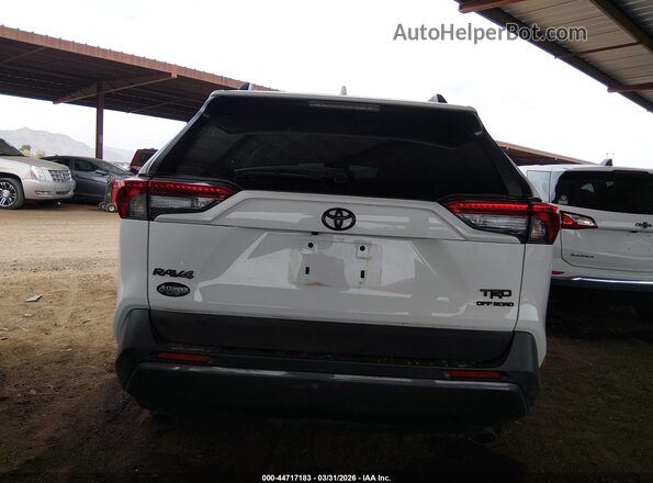 2T3S1RFV3MW180525 2021 TOYOTA RAV4 White 