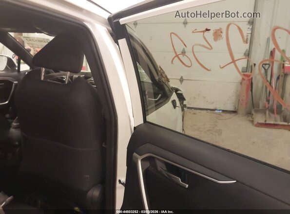 2T3T6RFV2RW069204 2024 TOYOTA RAV4 HYBRID White Vista de la etiqueta del VIN