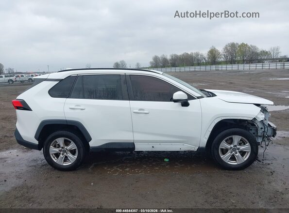 2T3W1RFV8KW013043 2019 TOYOTA LE White Widok wnętrza 360 stopni
