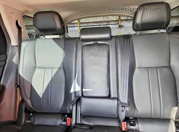 SALCR2FX5KH802477 2019 LAND ROVER DISCOVERY White Rear interior view