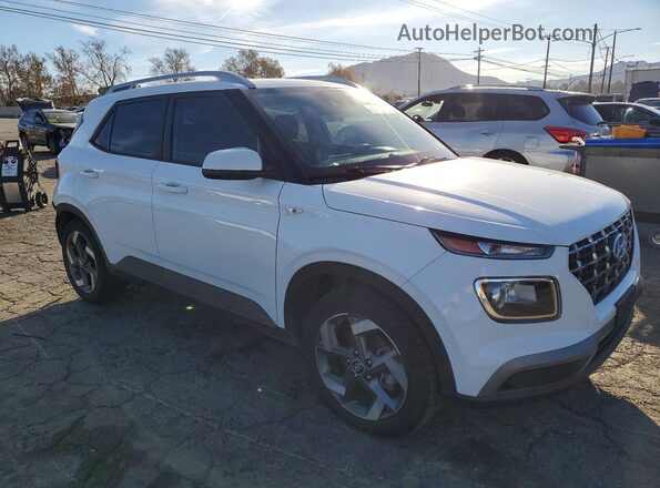 KMHRC8A3XNU208940 2022 HYUNDAI VENUE White 