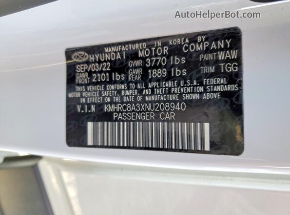 KMHRC8A3XNU208940 2022 HYUNDAI VENUE White 