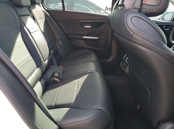 W1KAF4GB8NR010995 2022 MERCEDES-BENZ C-CLASS Белый Вид задней части салона