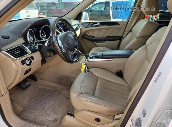 4JGDF2EE5GA679182 2016 MERCEDES-BENZ GL-CLASS White Widok deski rozdzielczej