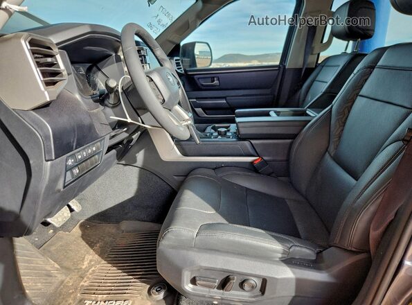 5TFLA5DB7RX149237 2024 TOYOTA TUNDRA Gray Вид салону спереду