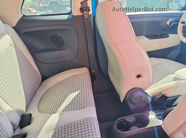 3C3CFFKH6JT377779 2018 FIAT 500 Blue Սալոնի հետևի տեսք