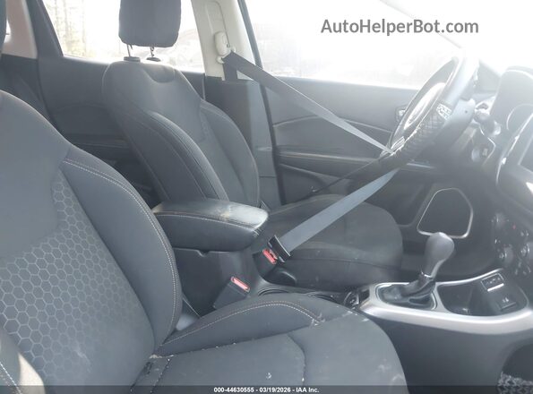 3C4NJCAB3KT637488 2019 JEEP COMPASS Черный 