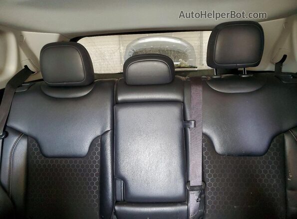 3C4NJCBB0MT581026 2021 JEEP COMPASS Gray Widok tylnych siedzeń