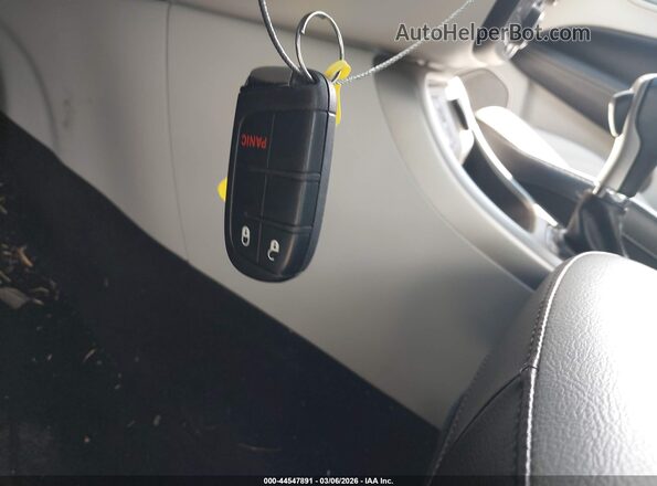 3C4NJCBB1KT832195 2019 JEEP COMPASS White 