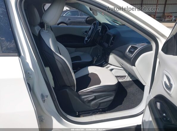 3C4NJCBB1KT832195 2019 JEEP COMPASS White 