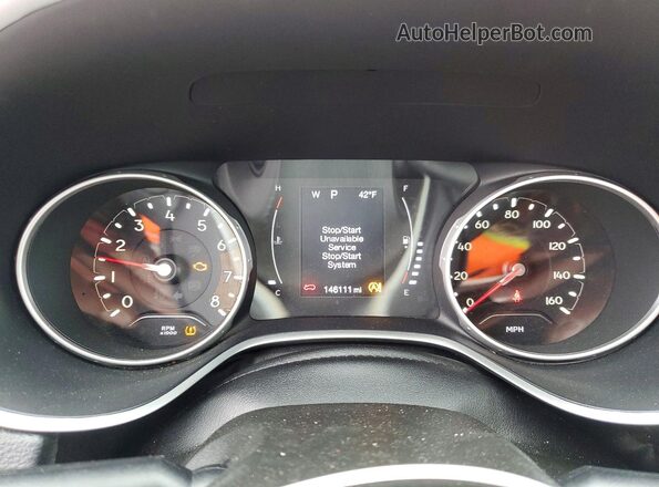 3C4NJCBB1LT130413 2020 JEEP COMPASS Красный Вид щитка приборов