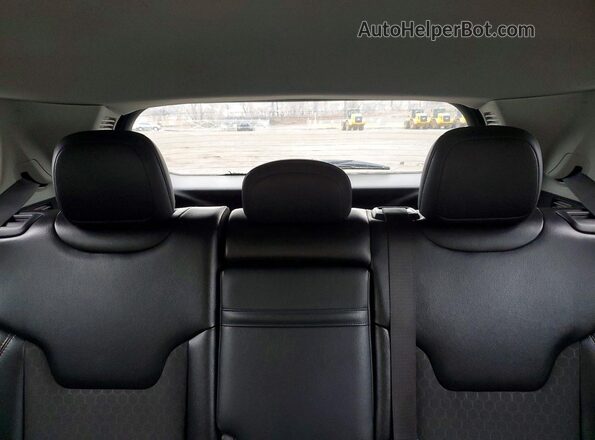 3C4NJCBB1LT130413 2020 JEEP COMPASS Красный Вид задних сидений