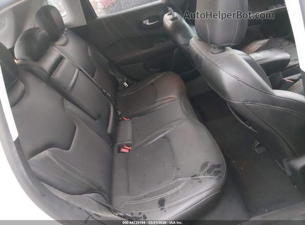 3C4NJCBB3JT356174 2018 JEEP COMPASS White 