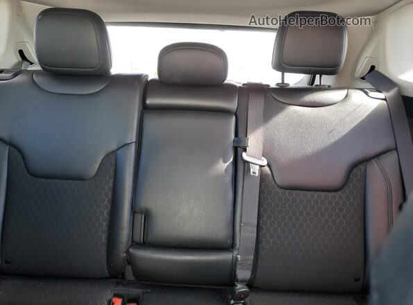 3C4NJCBB5MT532405 2021 JEEP COMPASS White Widok tylnych siedzeń